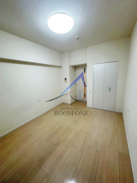 メインステージ千代田岩本町コモデの居間・リビング|洋室のお部屋です。