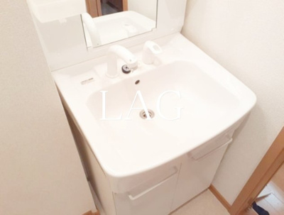 【洗面所】 | プリムローズ | 洗面台です。