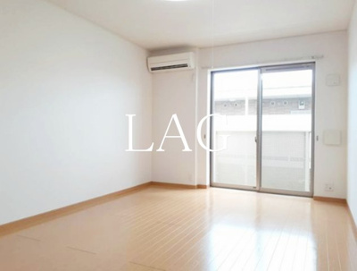 【居間・リビング】 | プリムローズ | 洋室のお部屋です。