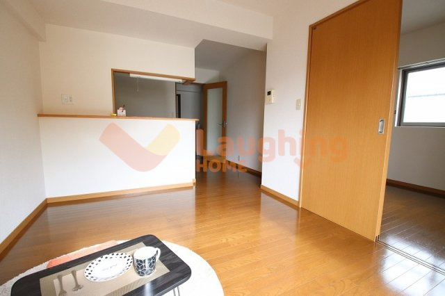 オリーヴァ日ノ出の居間・リビング|ゆったり過ごせるリビングです