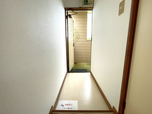 横山ハイツの玄関