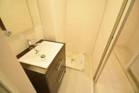 リブリ・ＡＩＴＳＵＮＥの洗面所|室内洗濯機置場あります