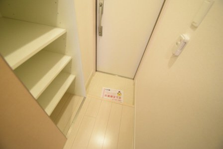 リブリ・ＡＩＴＳＵＮＥの玄関|下駄箱付きです