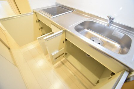 リブリ・ＡＩＴＳＵＮＥのキッチン|キッチン下の収納です