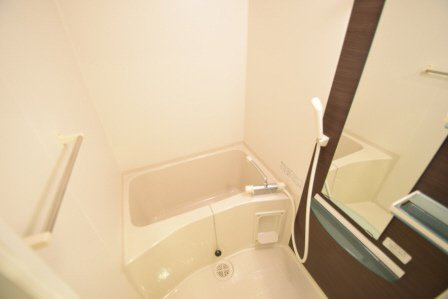 リブリ・ＡＩＴＳＵＮＥの浴室|キレイなお風呂です