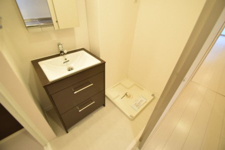 リブリ・ＡＩＴＳＵＮＥの洗面所|独立洗面台付きです