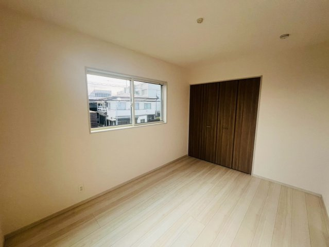 【いろどりアイタウン】栃木市藤岡町藤岡22-P4　全4邸の洋室|〇１号棟　洋室　6帖〇
お子様ひとりひとりにお部屋を持たせることができます♪
2026年7月撮影