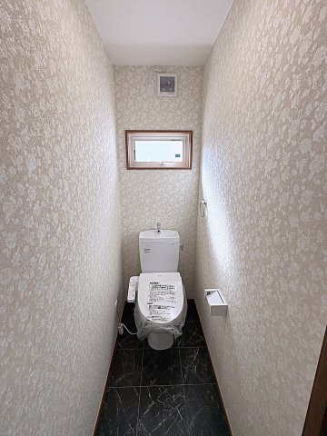 【エコnaホーム】　郡山市横塚6丁目　芳賀小・第四中の前面道路含む現地写真|前面道路幅員27.4ｍ　