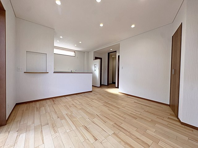 【エコnaホーム】　郡山市横塚6丁目　芳賀小・第四中の居間・リビング|リビングはゆとりがありご家族皆さんでくつろぐことができる空間です！