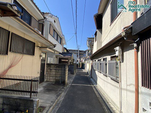 粟田口鳥居町　中古戸建の前面道路含む現地写真