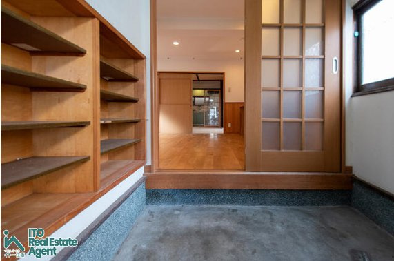 粟田口鳥居町　中古戸建の玄関