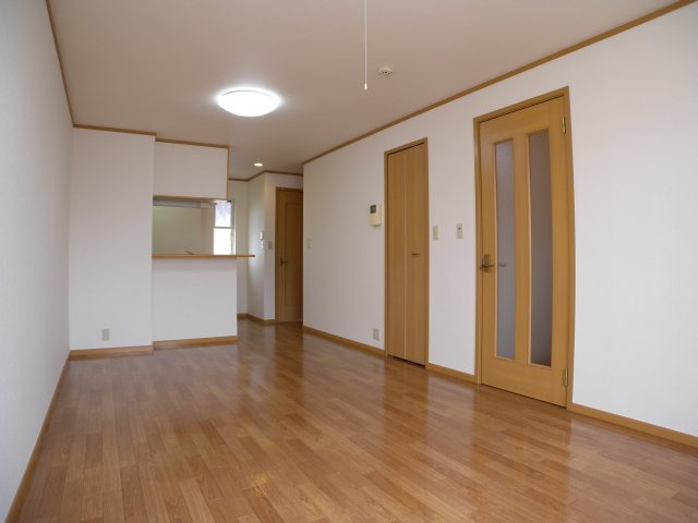 エターナルヒルⅡの居間・リビング