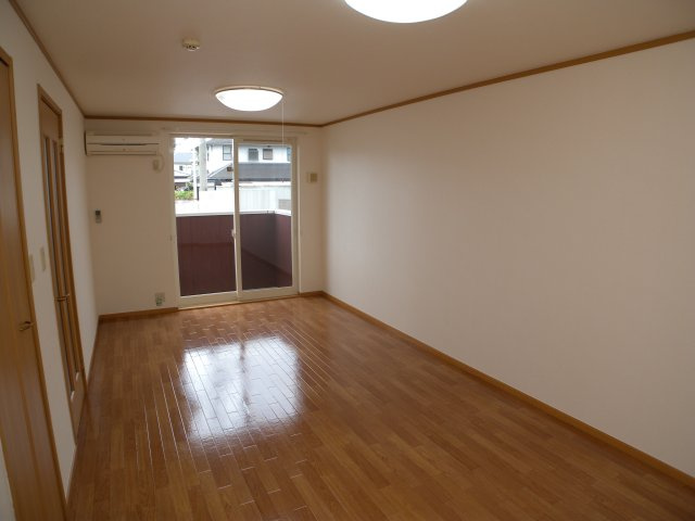 エターナルヒルⅡの居間・リビング