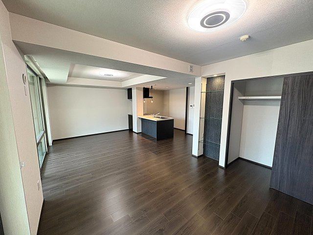 【居間・リビング】 | アイパークス岡山 | ◇◆リビングダイニング　大型収納付き◆◇