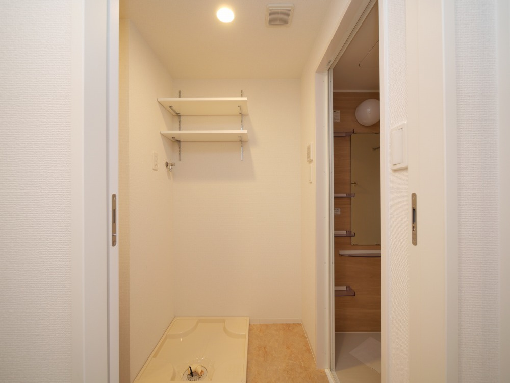 セレニテ三国プリエの洗面所