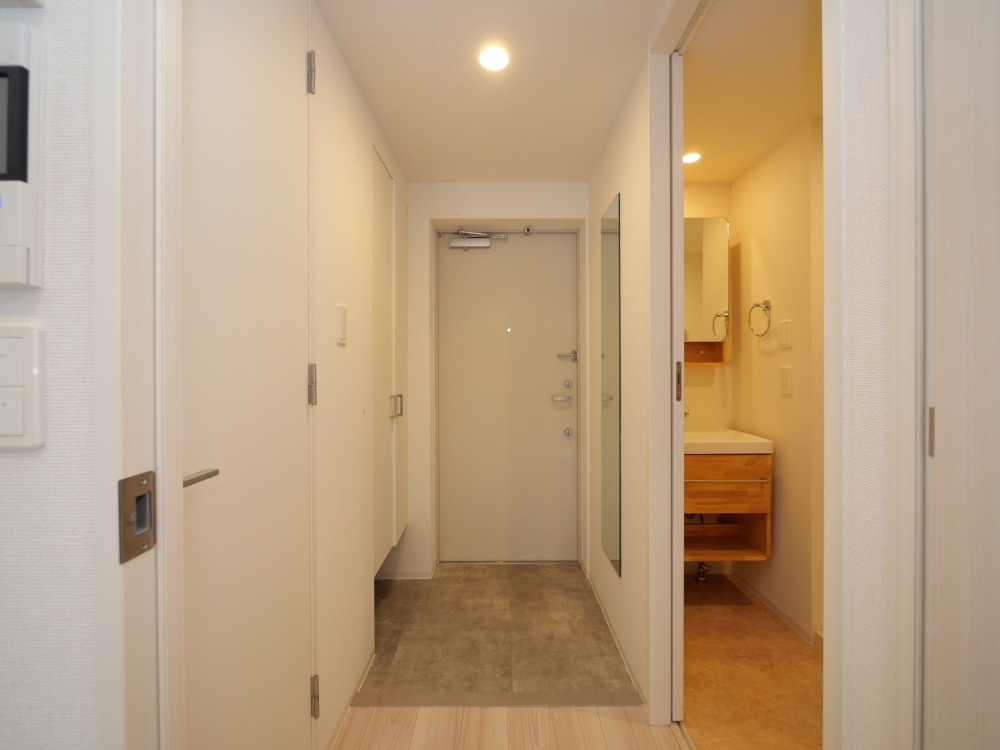 セレニテ三国プリエの玄関