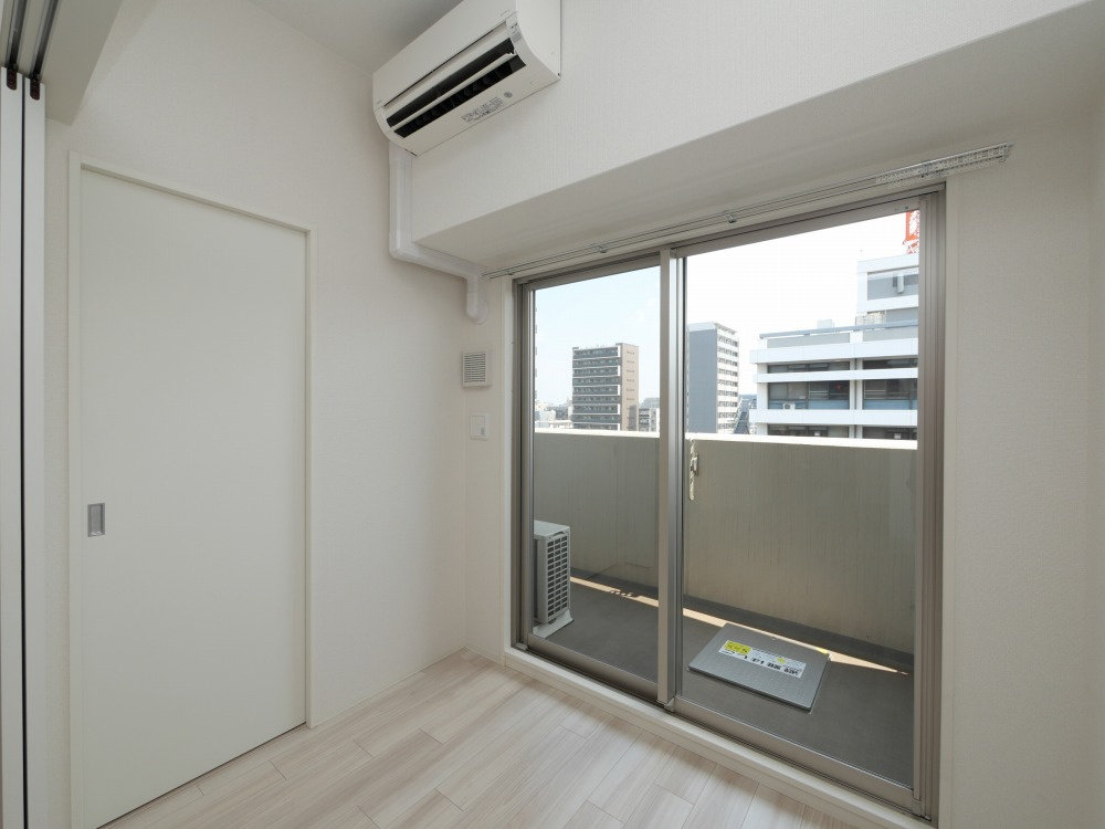 セレニテ三国プリエの洋室