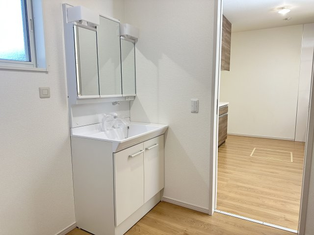 日光市山口　戸建の独立洗面台