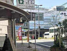 FDI熱海駅前ビル 3階の外観|前面道路含む現地写真