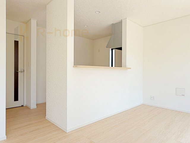 石岡市東光台第4　新築戸建て　2号棟のキッチン|対面式で会話をしながら家事ができます♪