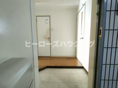 【玄関】 | ロイヤル曽根