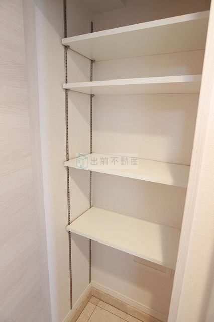 ステージファースト新宿西落合の収納