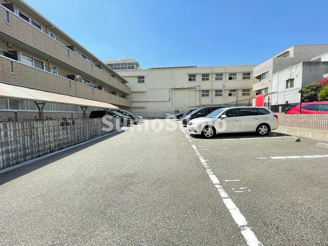 Court Akkinoの駐車場|カースペースがあります