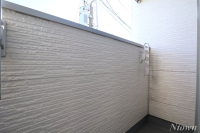 【バルコニー】 | OakTreeMaison志賀 | バルコニーからの眺めを楽しみながら食事をしませんか