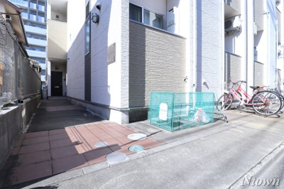 【エントランス】 | OakTreeMaison志賀 | エントランスです