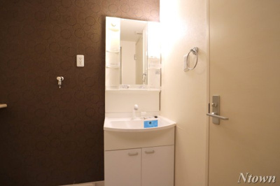 【独立洗面台】 | OakTreeMaison志賀 | 使いやすい独立洗面台です