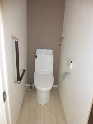 グランデュール柱のトイレ|※2013年撮影