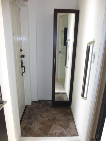 グランデュール柱の玄関|※2013年撮影