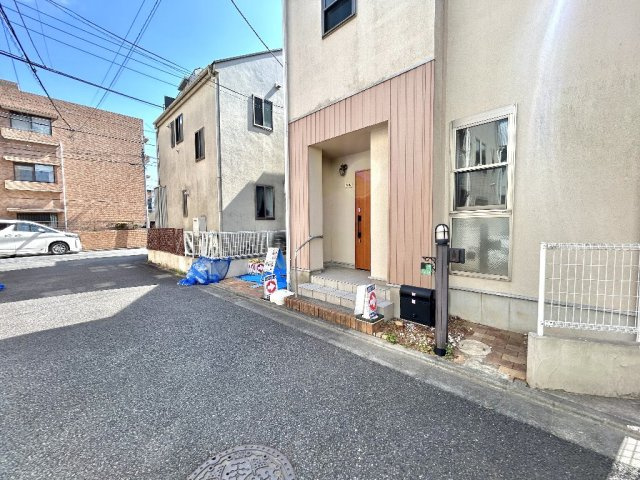 練馬区中村南３丁目　中古一戸建　西武新宿線　鷺ノ宮の前面道路含む現地写真|4.5ｍ幅員の通り抜けのない道路に面しております。