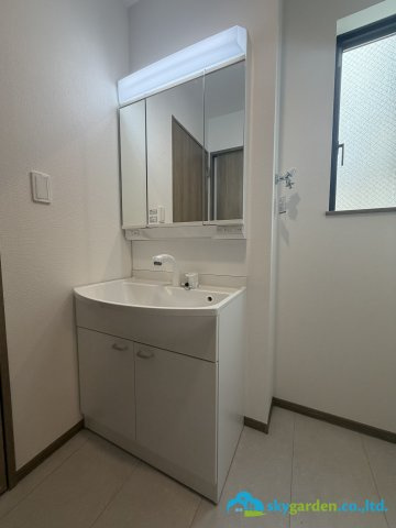 平塚市田村8丁目　新築分譲住宅　全3棟C号棟　の独立洗面台