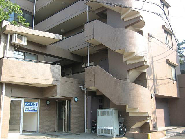 グランディオール白楽のエントランス