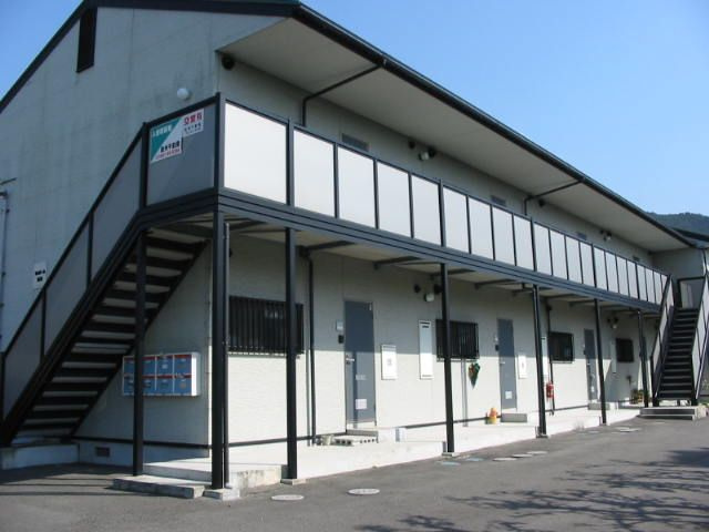 クレストール飯岡の外観