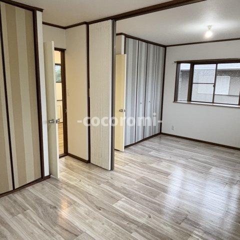 香里ヶ丘１１丁目戸建の居間・リビング