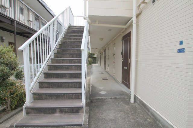 シャンテ中山のエントランス