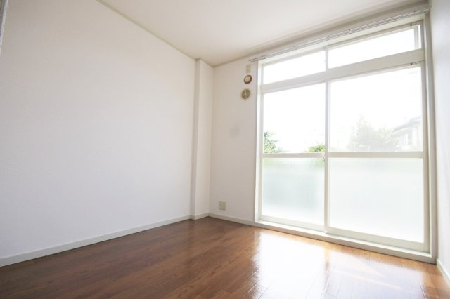 シャンテ中山の居間・リビング