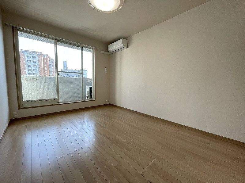 エステートモア祇園の居間・リビング