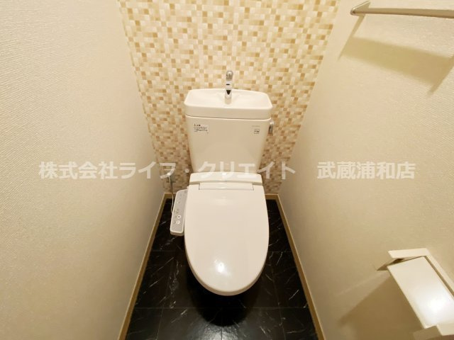 ウィン中浦和 2のトイレ|別号室の参考写真です。