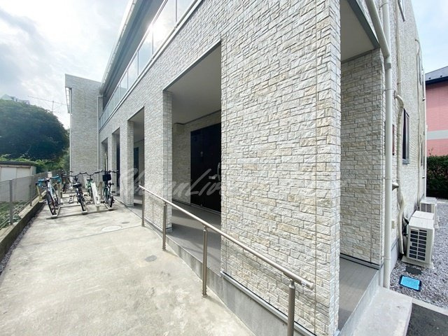 リブリ・腰越の外観