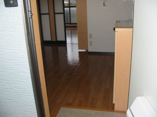 クレストール飯岡の玄関