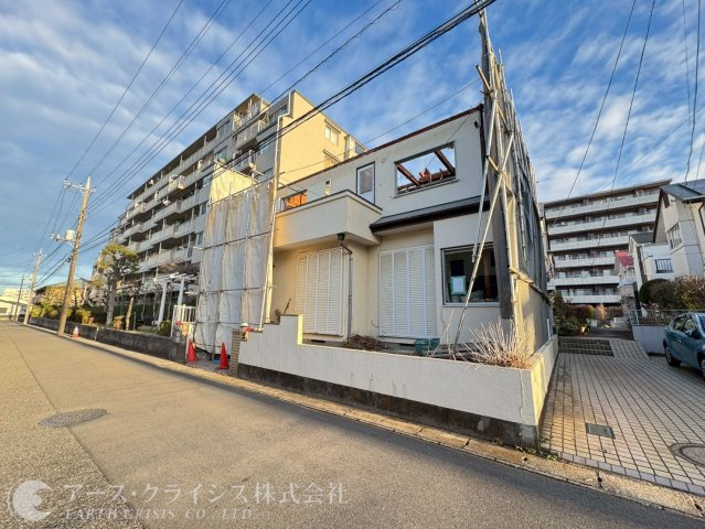 【外観】 | 松戸市六高台18期 | スーパーまで徒歩10圏内！毎日の買い物にも困らず、教育施設と生活施設の整った住みごこちの良い立地で子育て環境にもピッタリです♪
