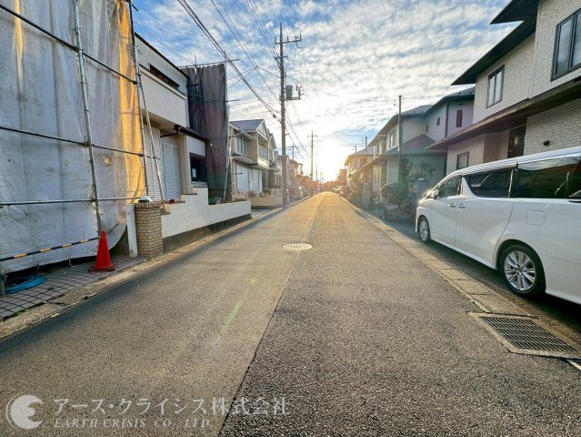 【前面道路含む現地写真】 | 松戸市六高台18期 | ご家族に合った間取りで、夢のマイホームを建築できます。整形地なので敷地全体を有効活用することができます。
