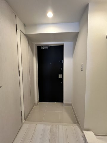 GRANPASEO東十条の玄関|明るい玄関です