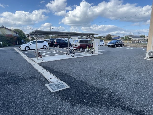 アルモニー八代Ⅱの駐車場