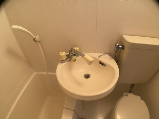 浴室内に洗面台付き！
