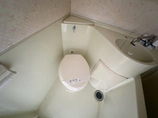 シンプルで掃除のしやすいトイレです！