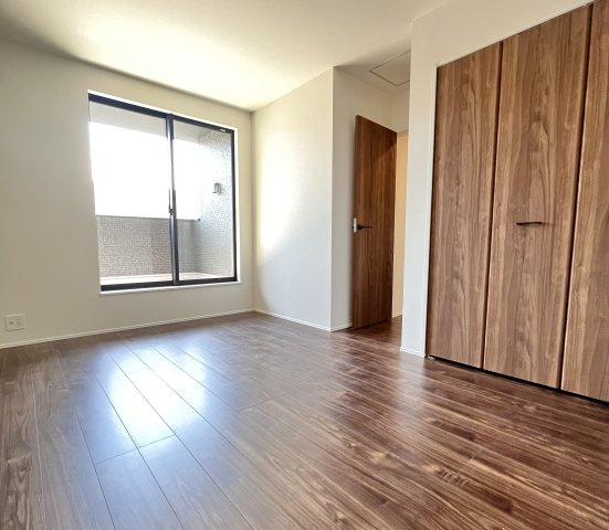 鈴鹿市長太新町2丁目第1期 新築戸建 【全5棟】の洋室